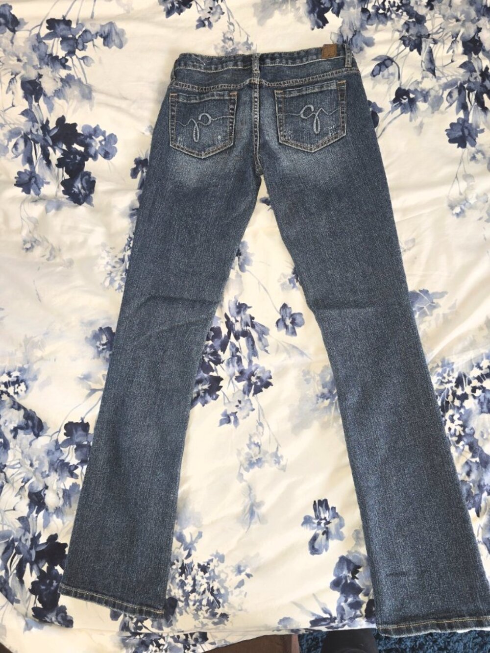 Guess stretch - Picture 3 of 3